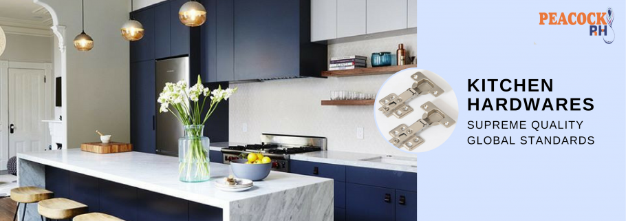 Синяя кухня с мраморной столешницей