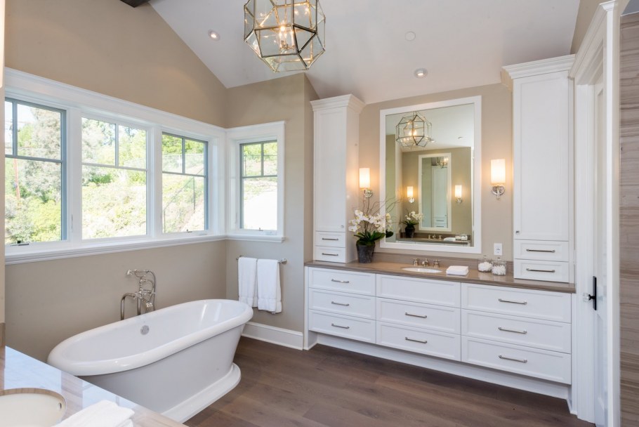 Классический интерьер ванной