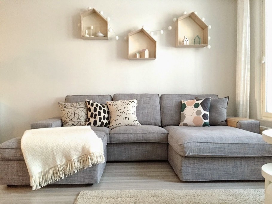 Подушки на темно серый диван