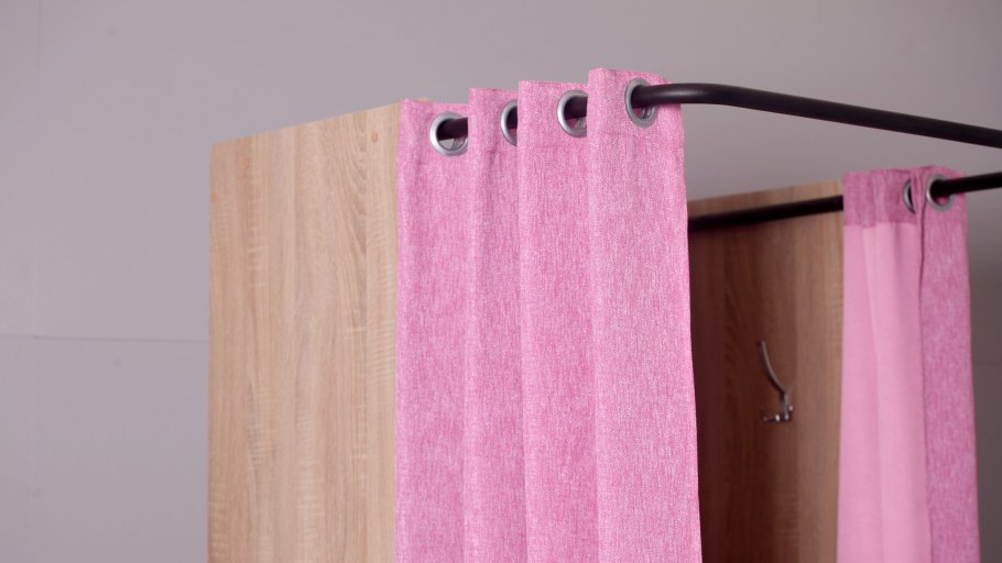 Штора для примерочной на люверсах