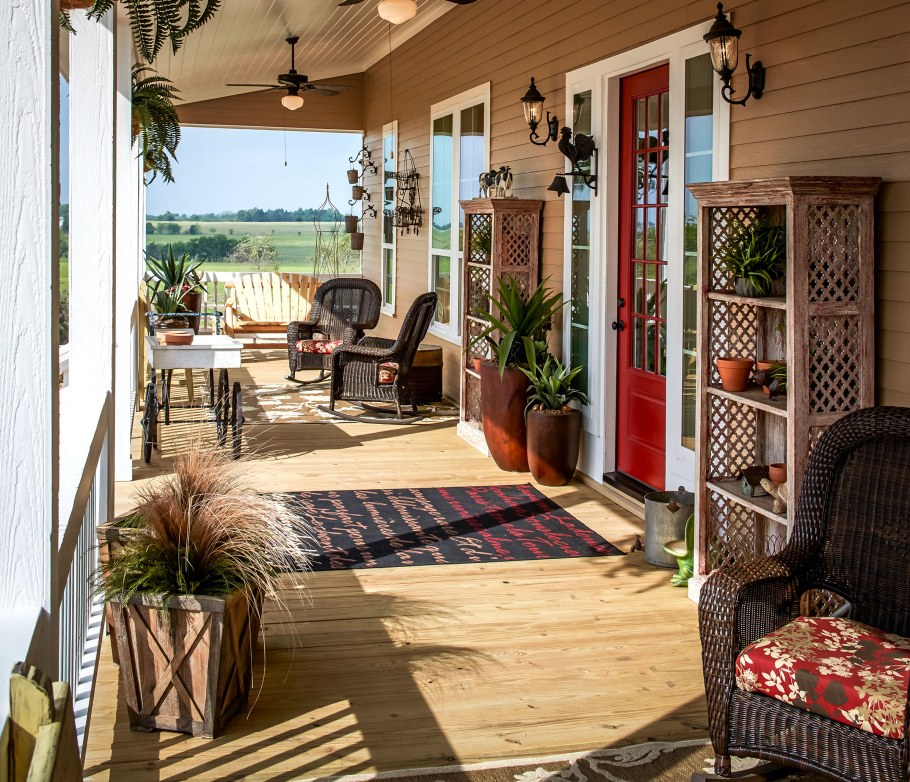 Декор веранды в частном доме