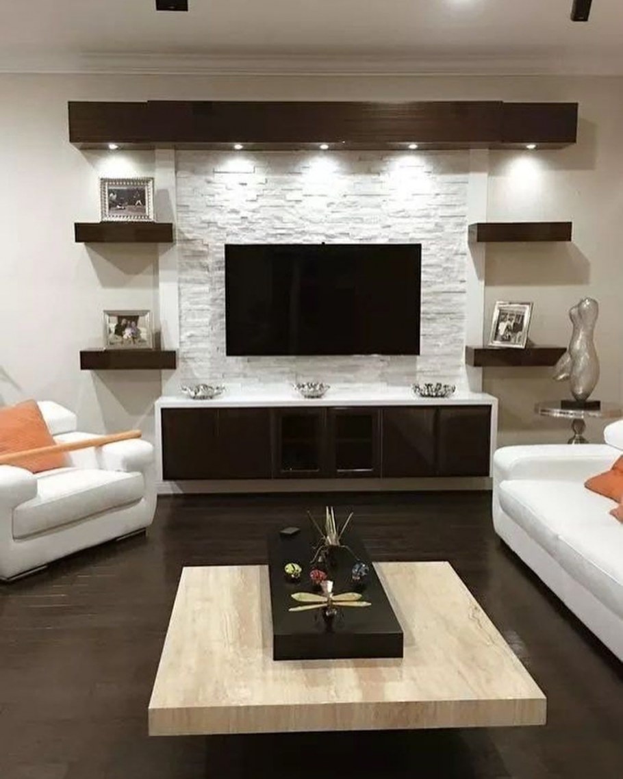 Оформление стены под телевизор в гостиной в новом стиле