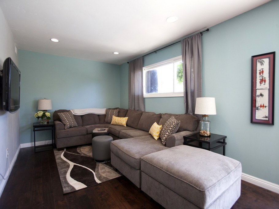 Диван в узкую комнату