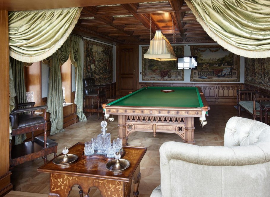 Отделка бильярдной