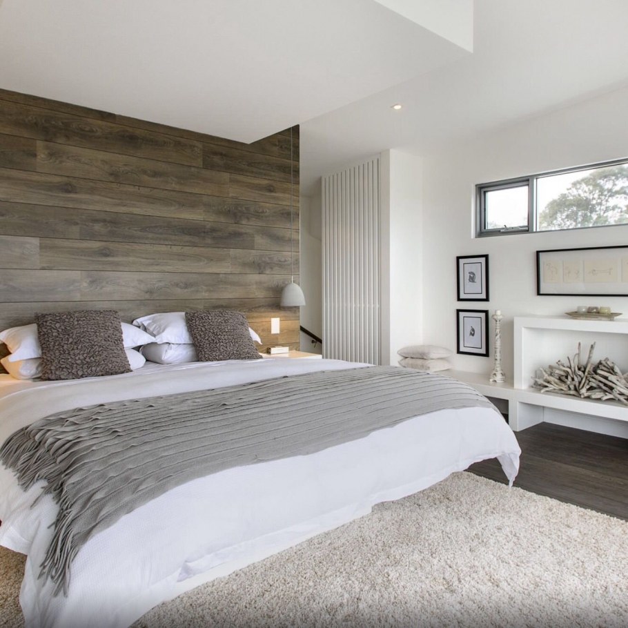 Интерьер с ламинантомна стене