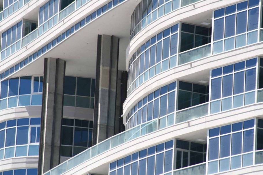 Ленточное остекление