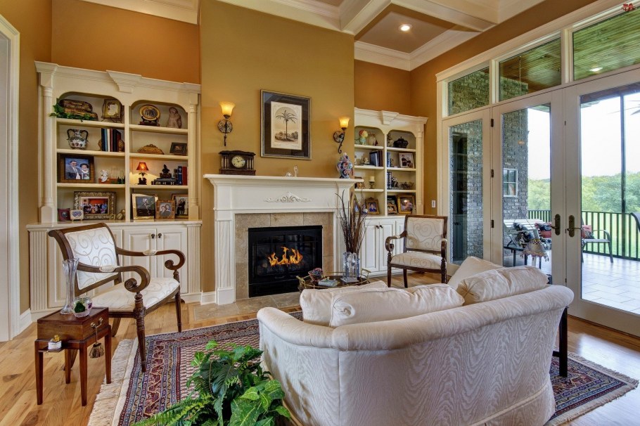 Гостиная с камином