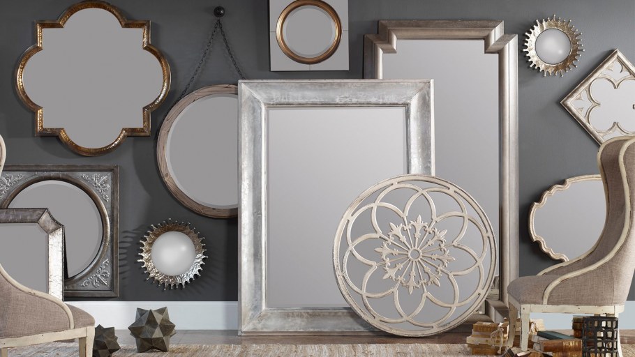 Коллаж из зеркал в классическом интерьере