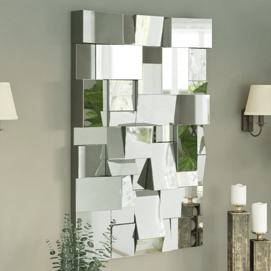 Композиция из трех зеркал в интерьере