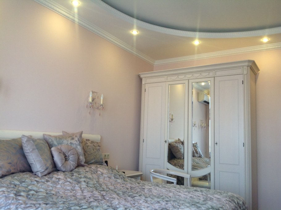 Гипсокартонные потолки для спальни