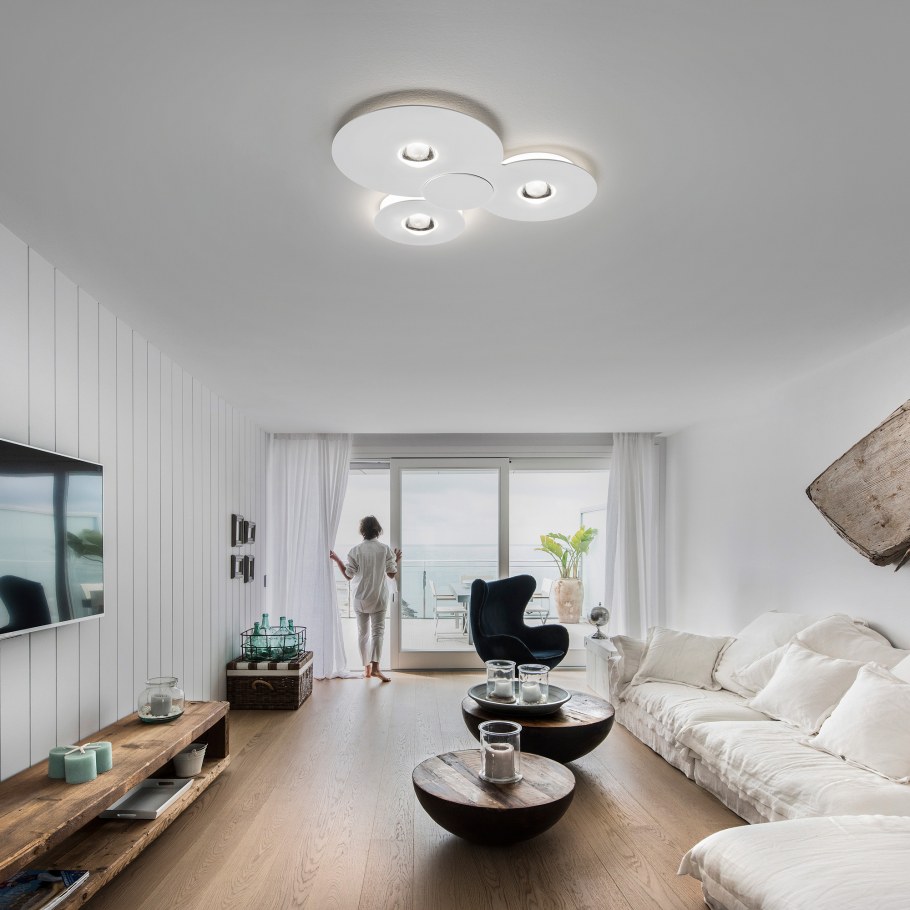 Навесной потолок в зале как скрыть дефект