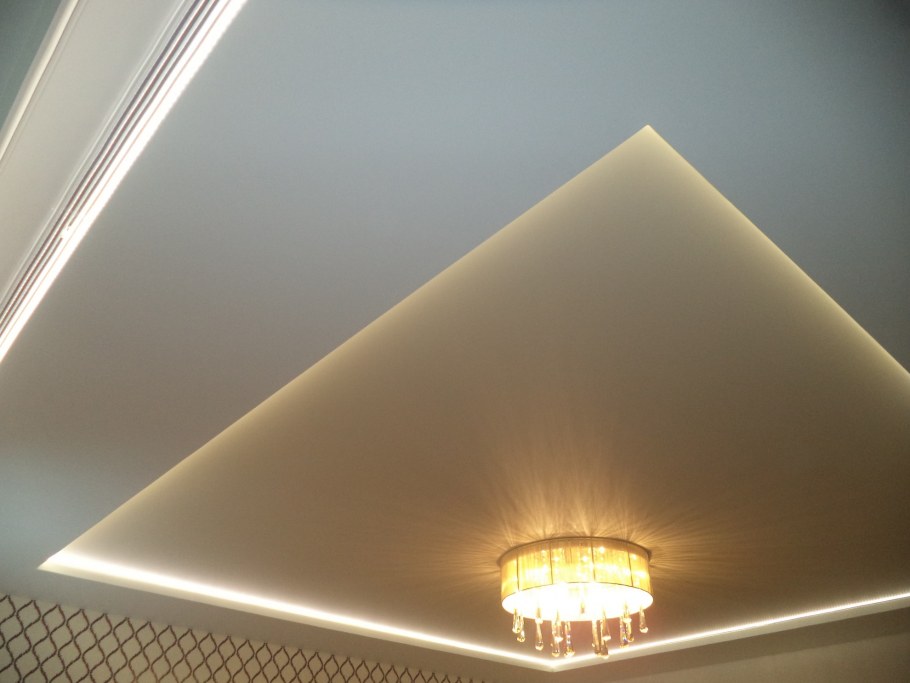 Монтаж натяжного потолка