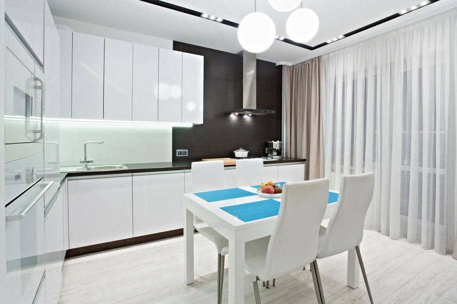 Интерьер белой кухни бюджетный вариант