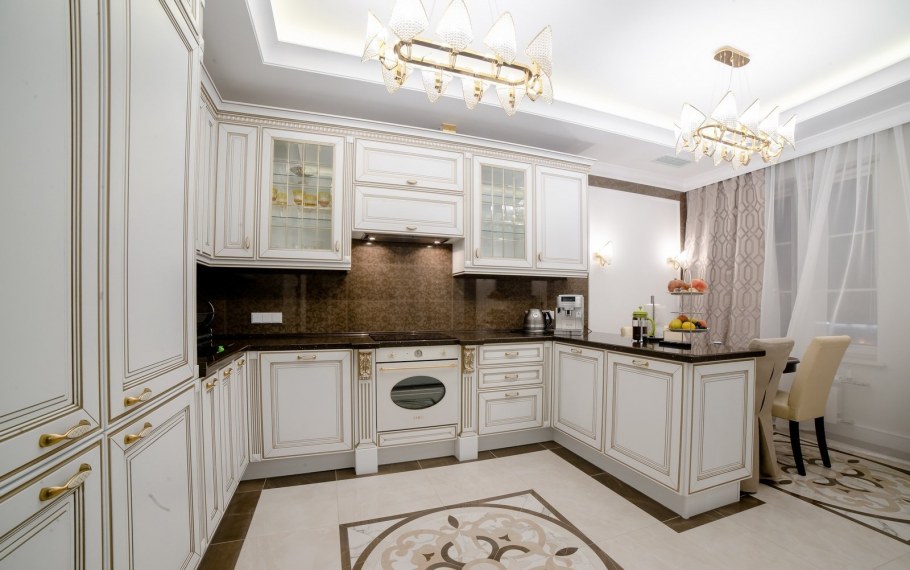 Кухня Неоклассика белая