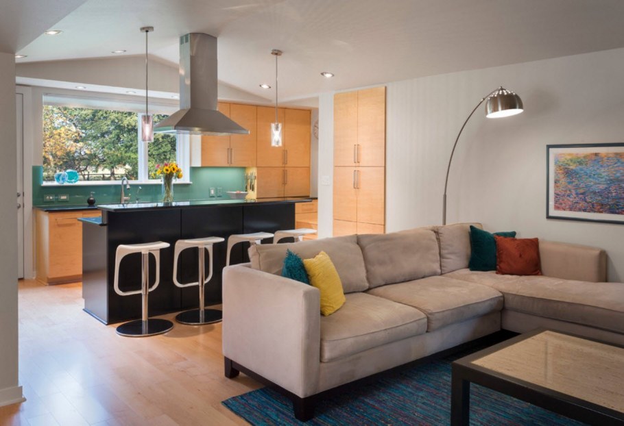 Зонирование кухни с диваном