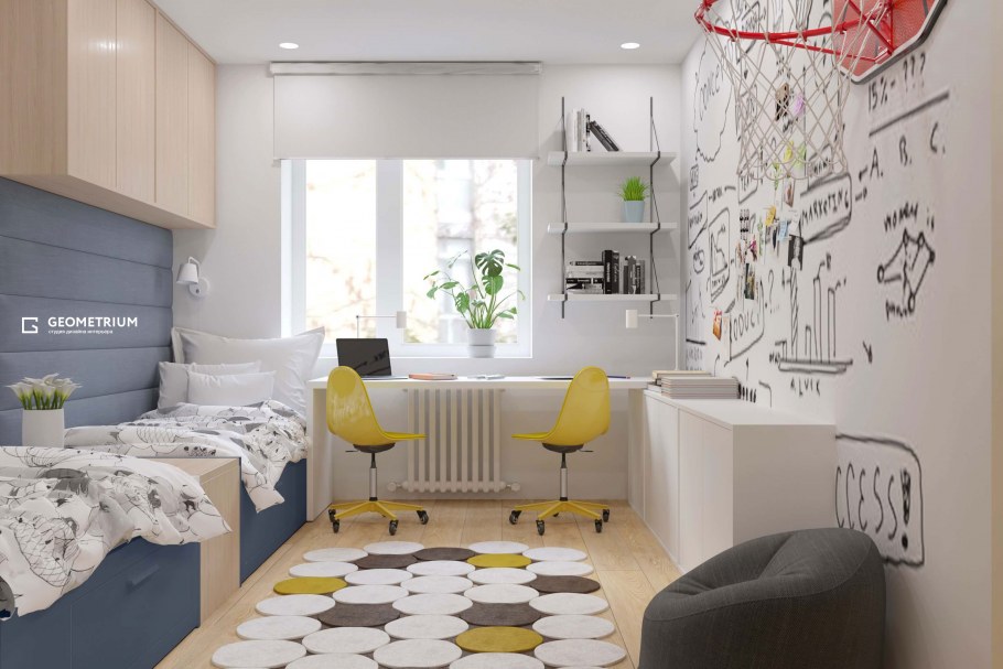 Яркие акценты в интерьере детской для мальчика