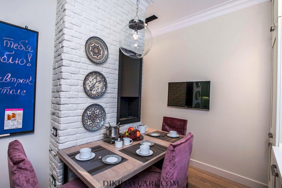 Декоративные тарелки в интерьере кухни