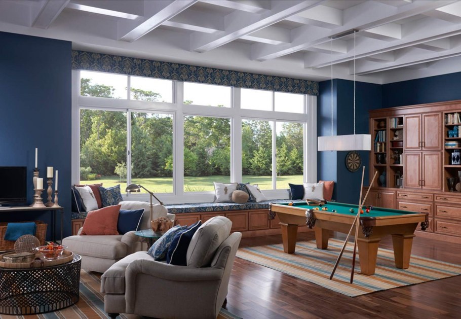 Черные окна внутри