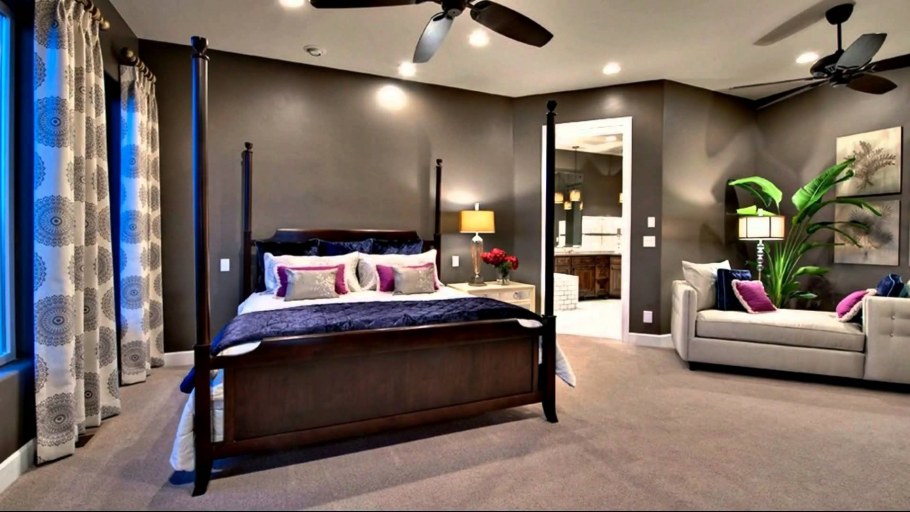 Спальня с темными полами