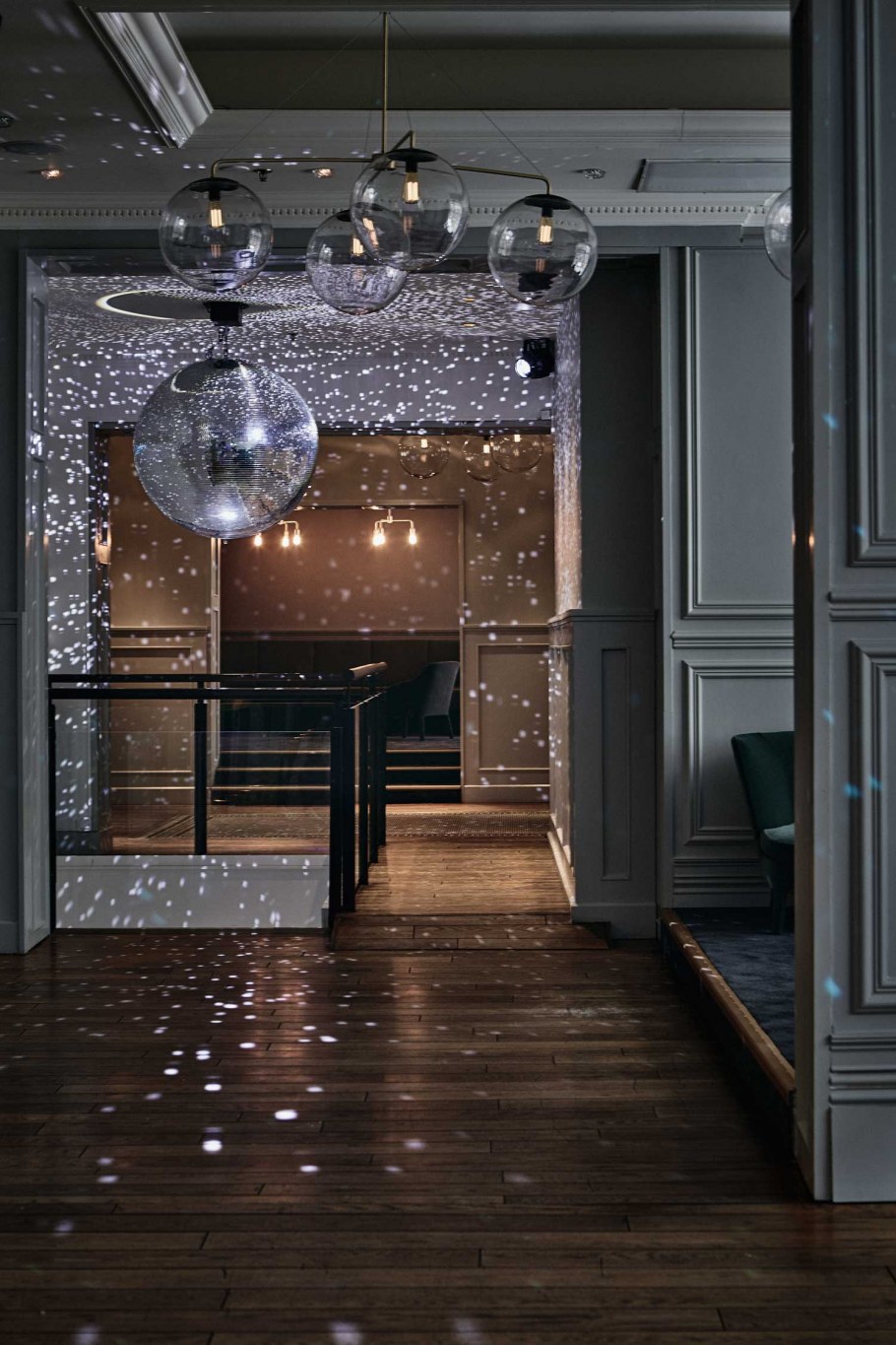 Клубный интерьер в квартире