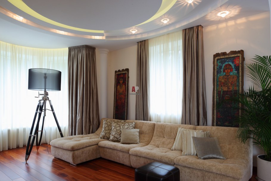 Планировка зала в частном доме