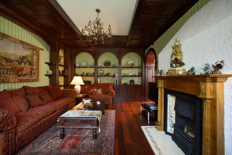 Гостиная в старинном стиле