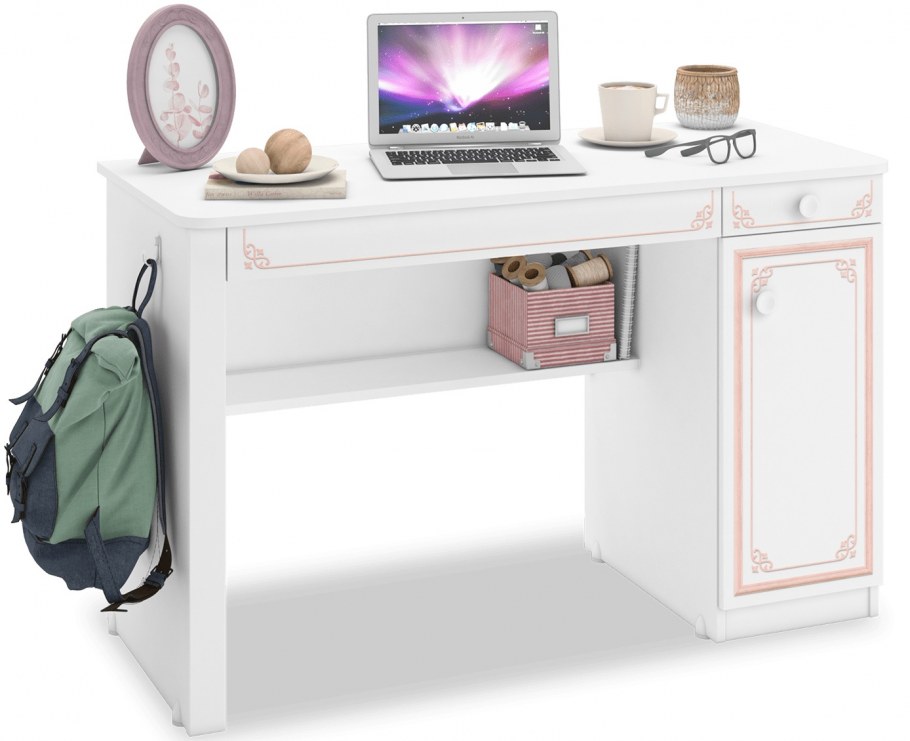 Стол Селена Чилек