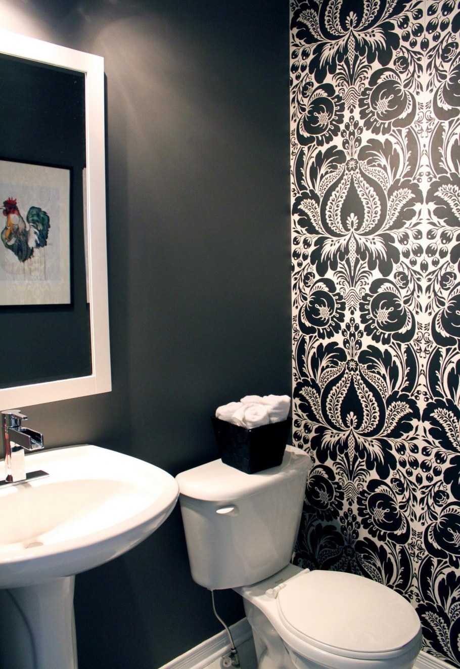 Черная туалетная комната