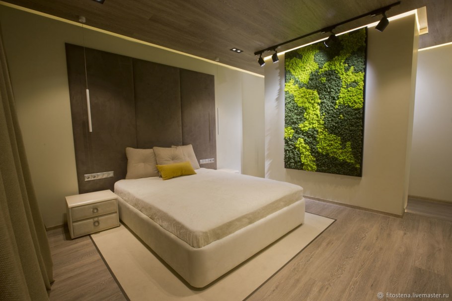 Кровать с изголовьем домик