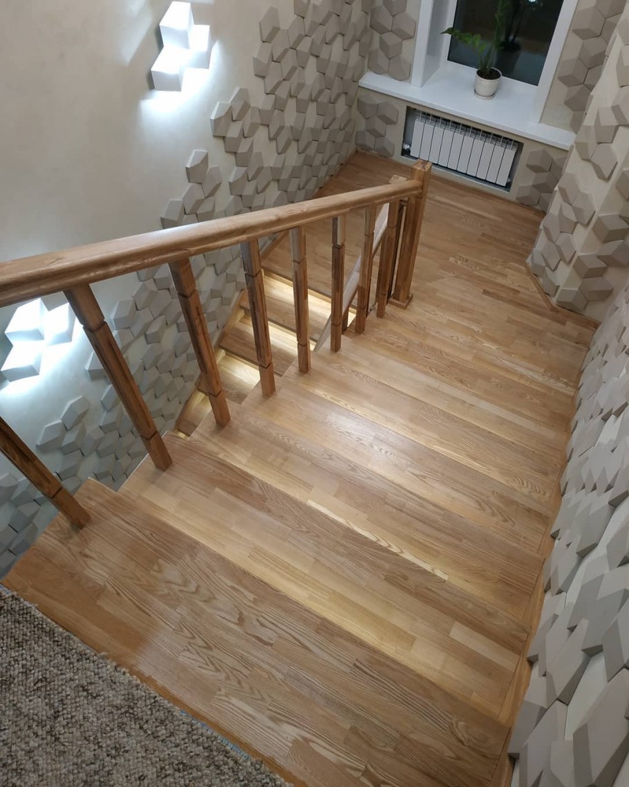 Лестница из сращенные ступени из дуба