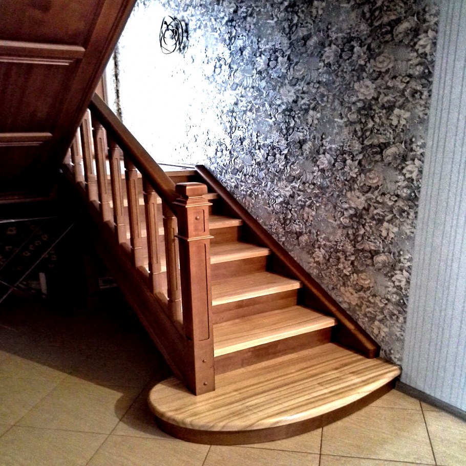 Деревянная лестница