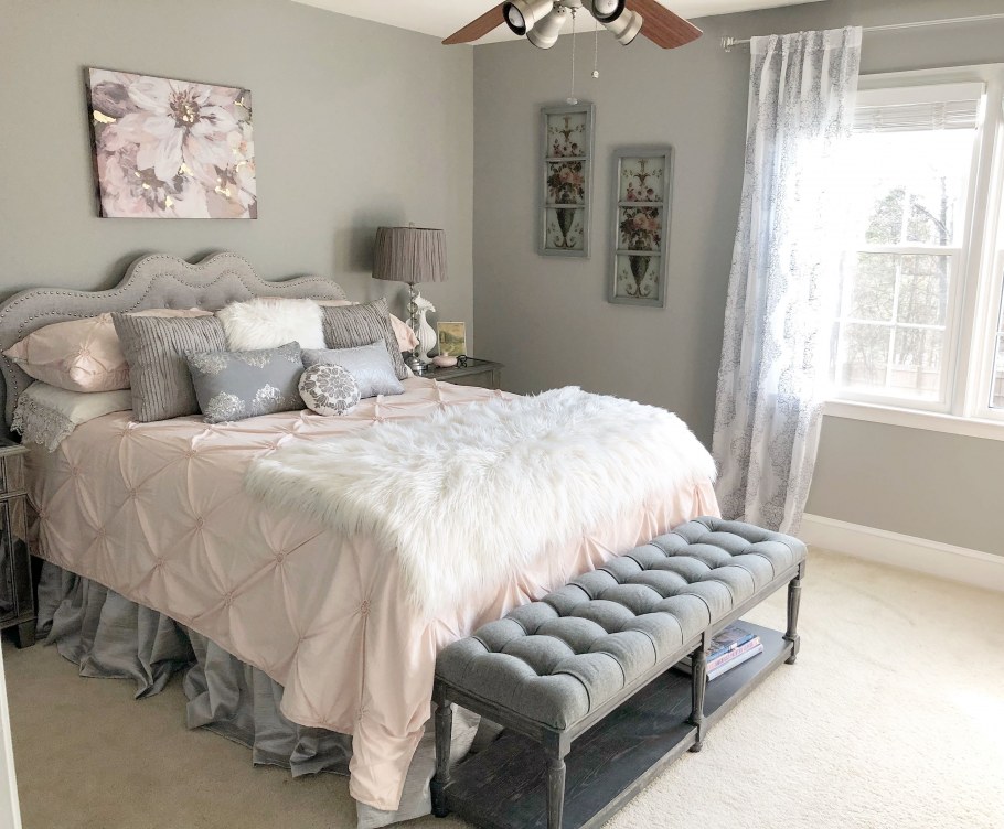 Новогодняя фотозона в белых тонах