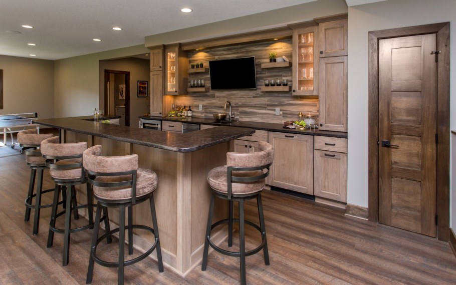 Барная стойка в загородном доме