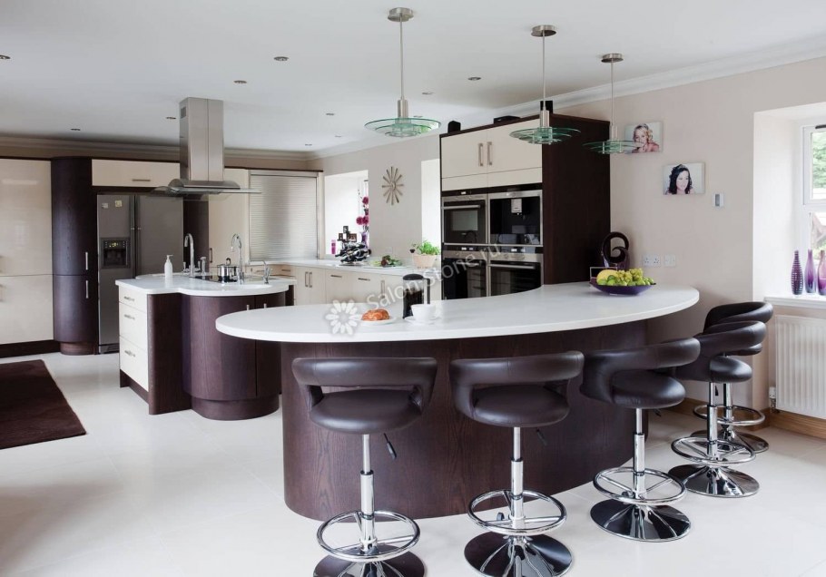 Кухни с барной стойкой