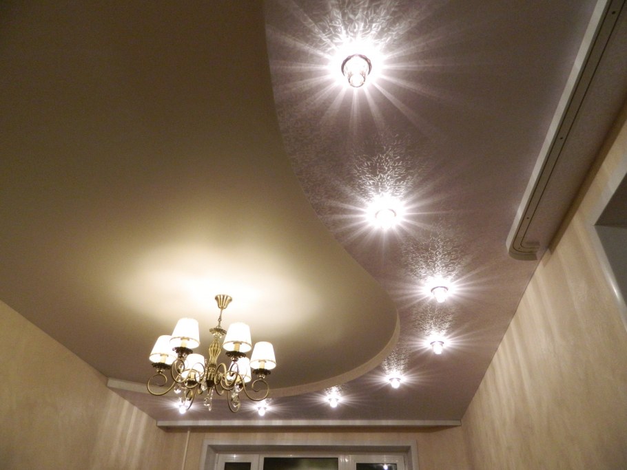 Потолок со ступенькой