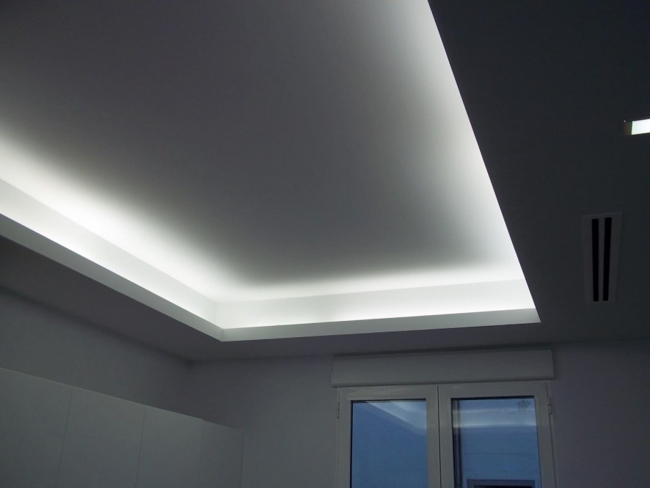 Потолок с подсветкой