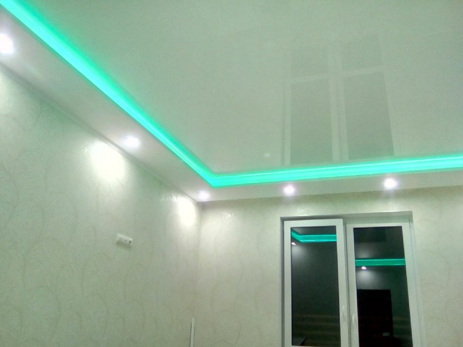 Каркасный потолок с подсветкой