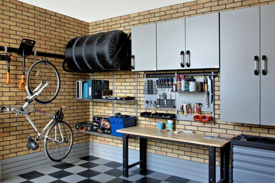 Интерьер гаража