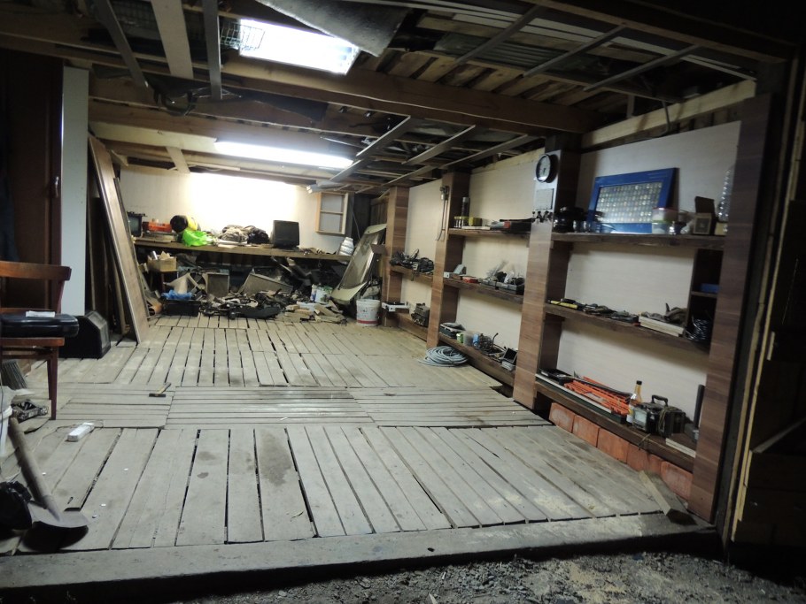 Интерьер гаража