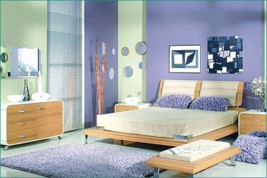 Мебель разных цветов в спальне