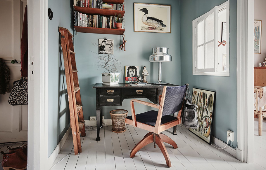 Компьютерный стол в стиле Сканди