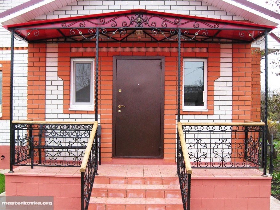 Навес над крыльцом