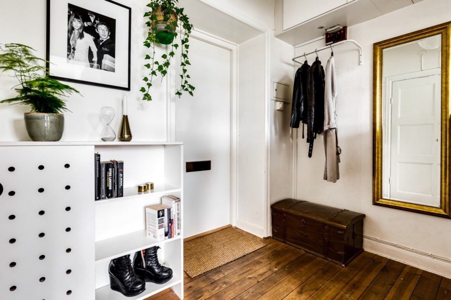 Прихожая в черно белых тонах