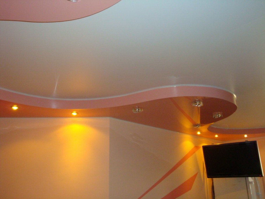 Натяжной потолок в два уровня