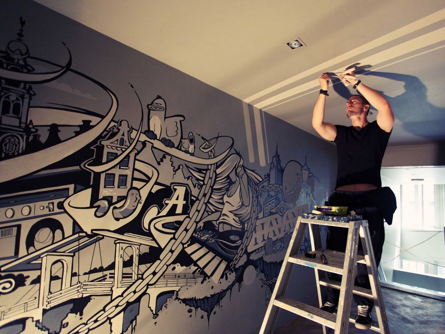 Роспись стен в автосервисе