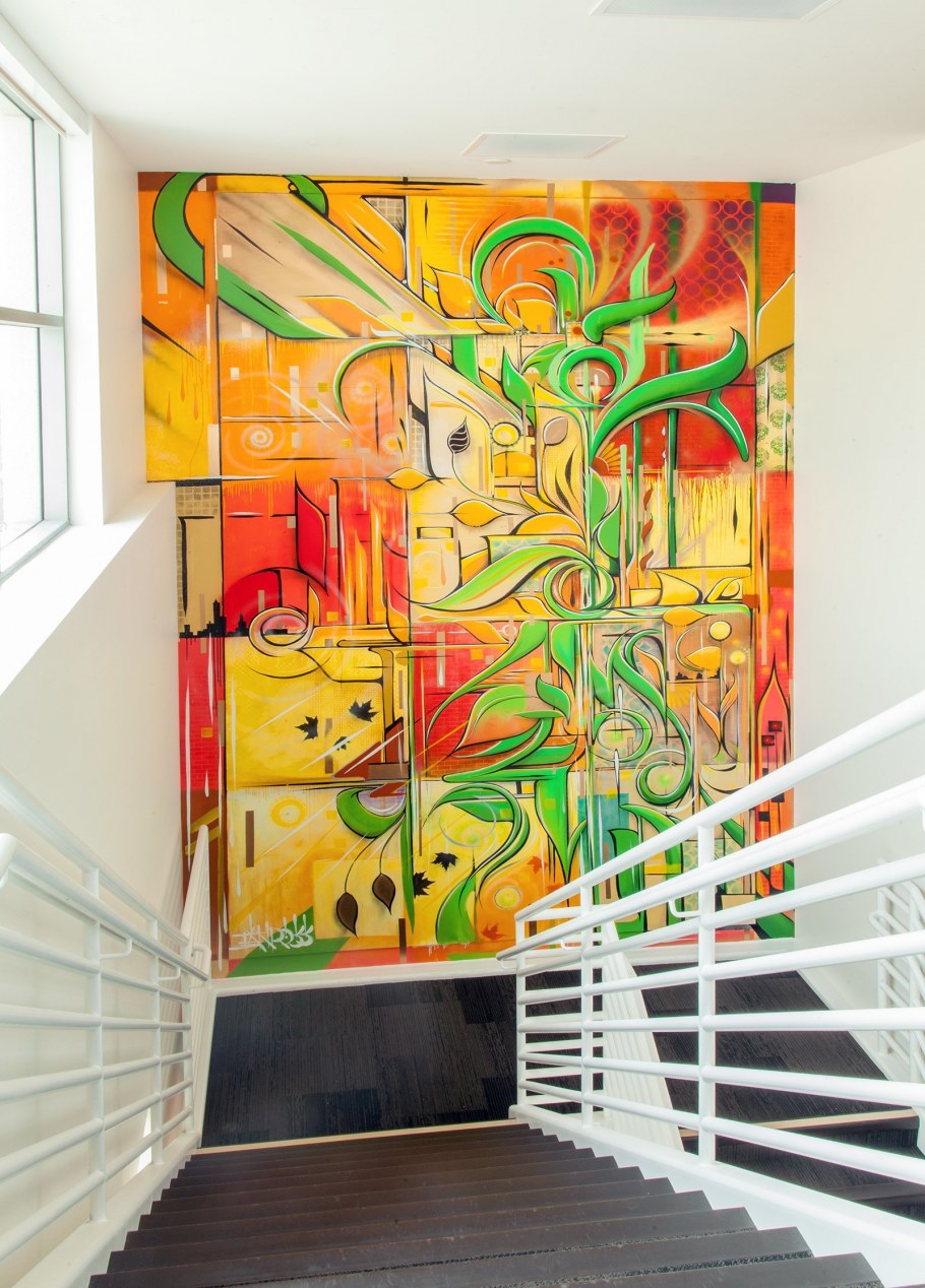 Двери граффити в интерьере