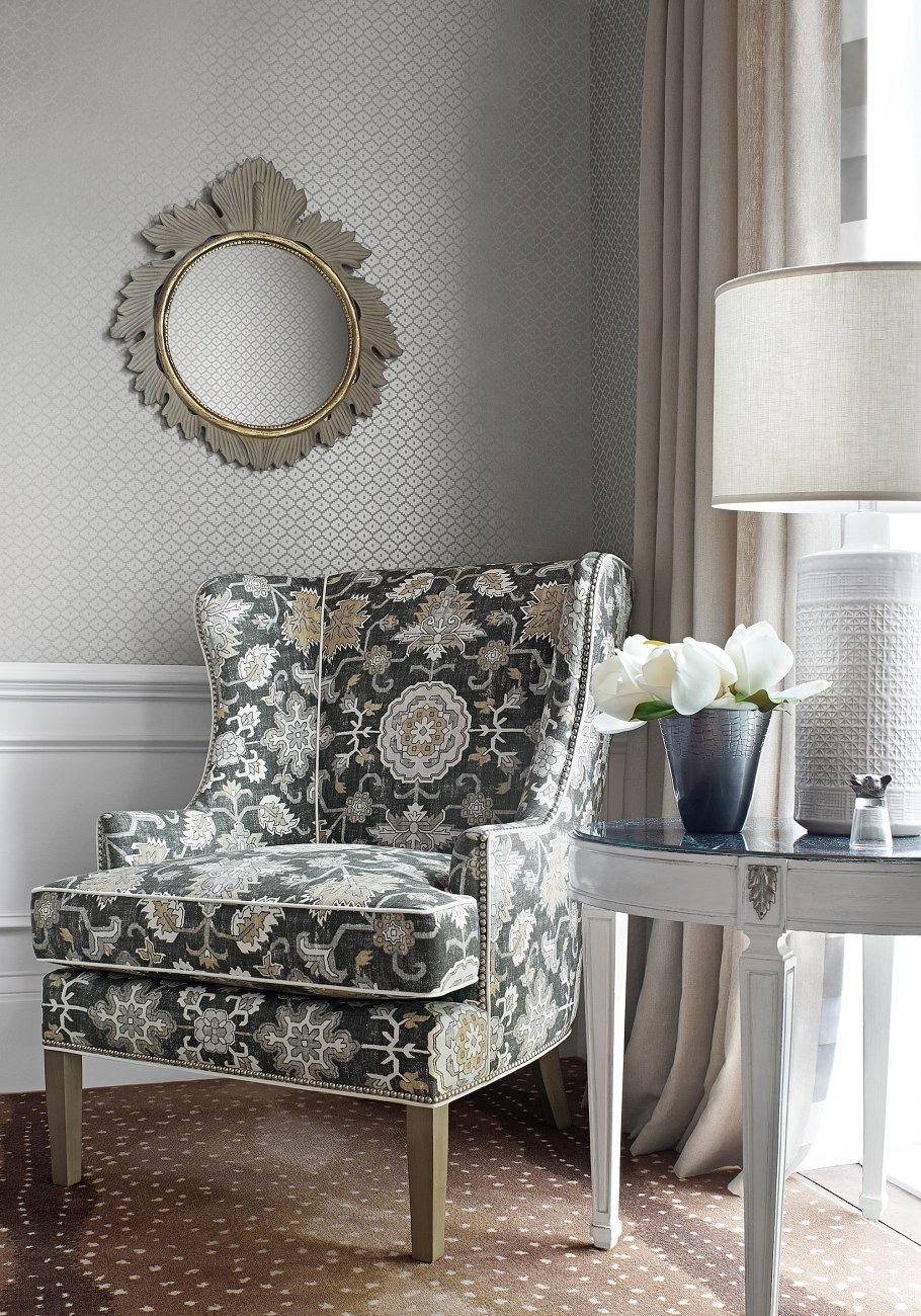 Красивое кресло в интерьере