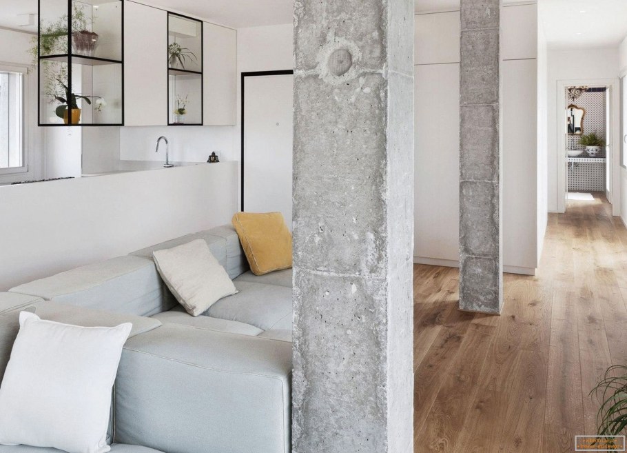 Монолитные колонны в интерьере