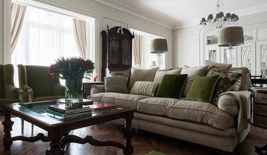 Диван в неоклассическом стиле