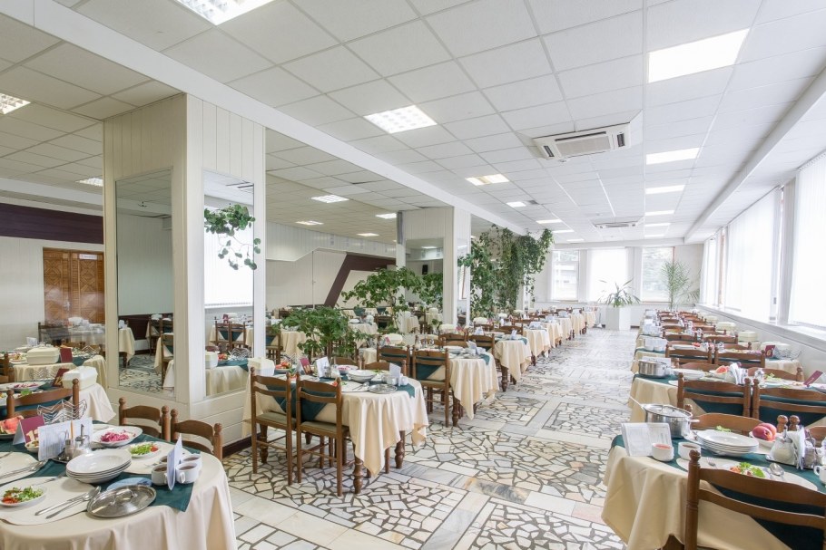 Интерьер ателье по пошиву одежды